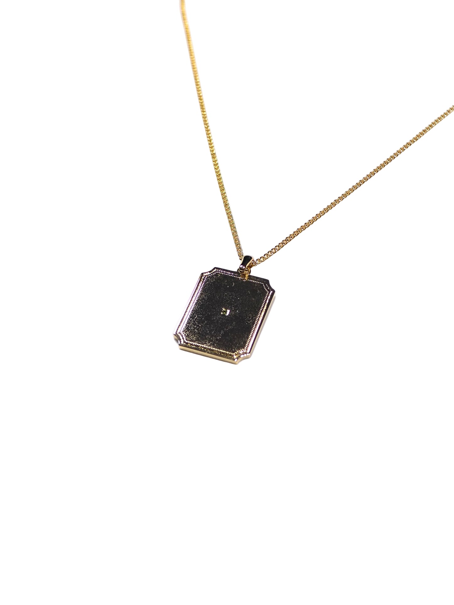 Frame Necklace With Diamond